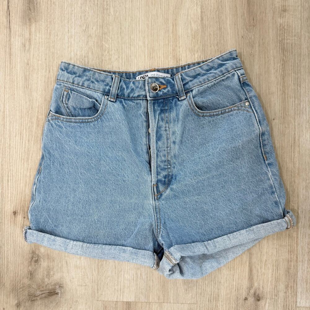 Zara High Waist Mom Fit Light Wash Denim Shorts Summer Casual Staple Size 4